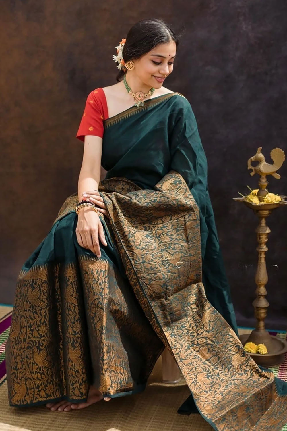 Green Silk Saree With Zari Weaving Work