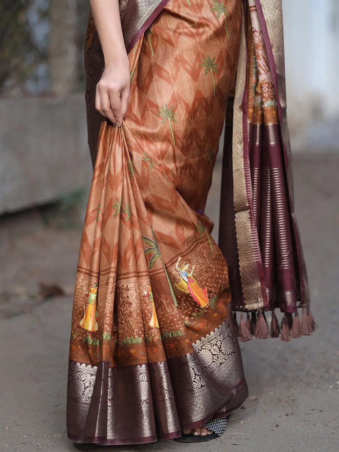 Brown Colour Pure Viscose Dola Silk Saree with Kalamkari Print