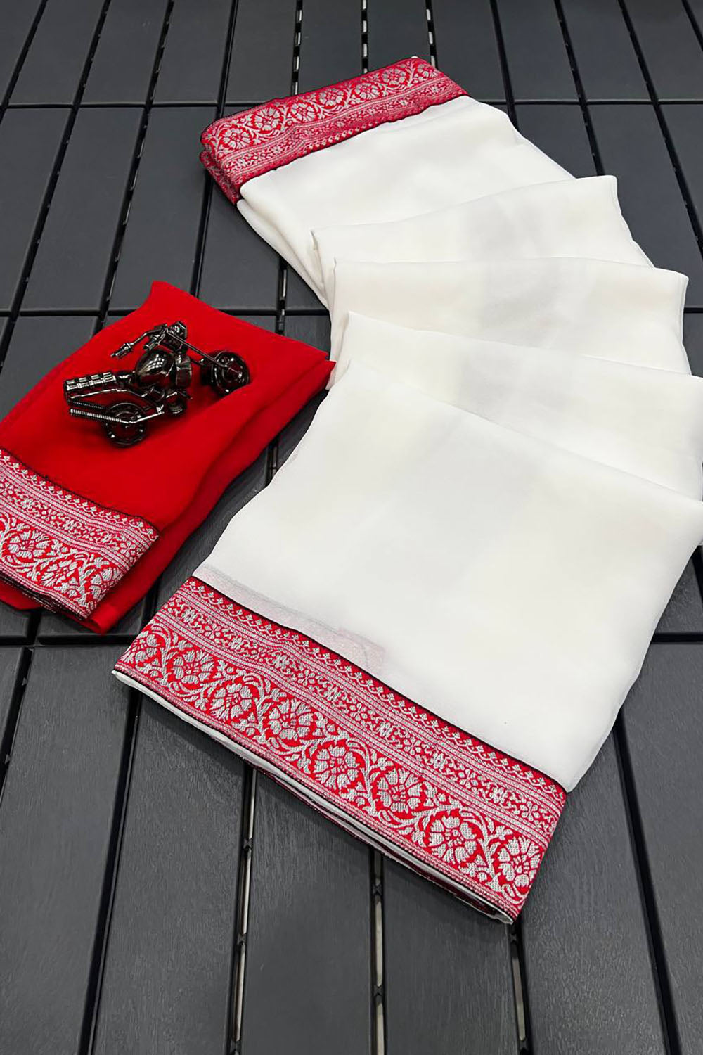 White &amp; Red Georgette Saree With Contrast Border