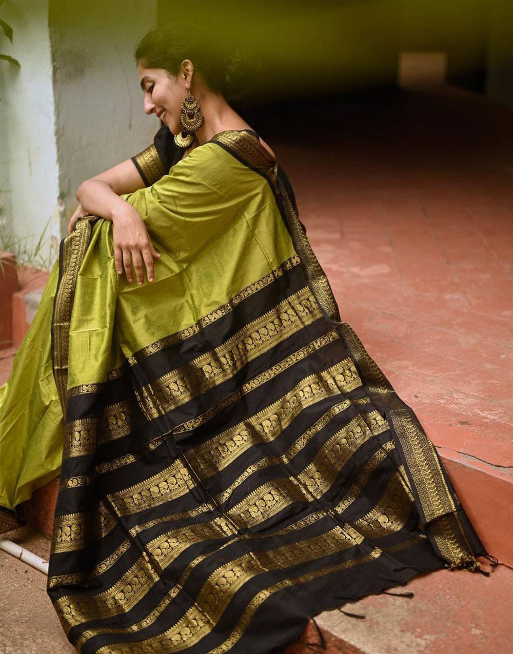 Green Banarasi Silk Saree With Zari Weaving Work