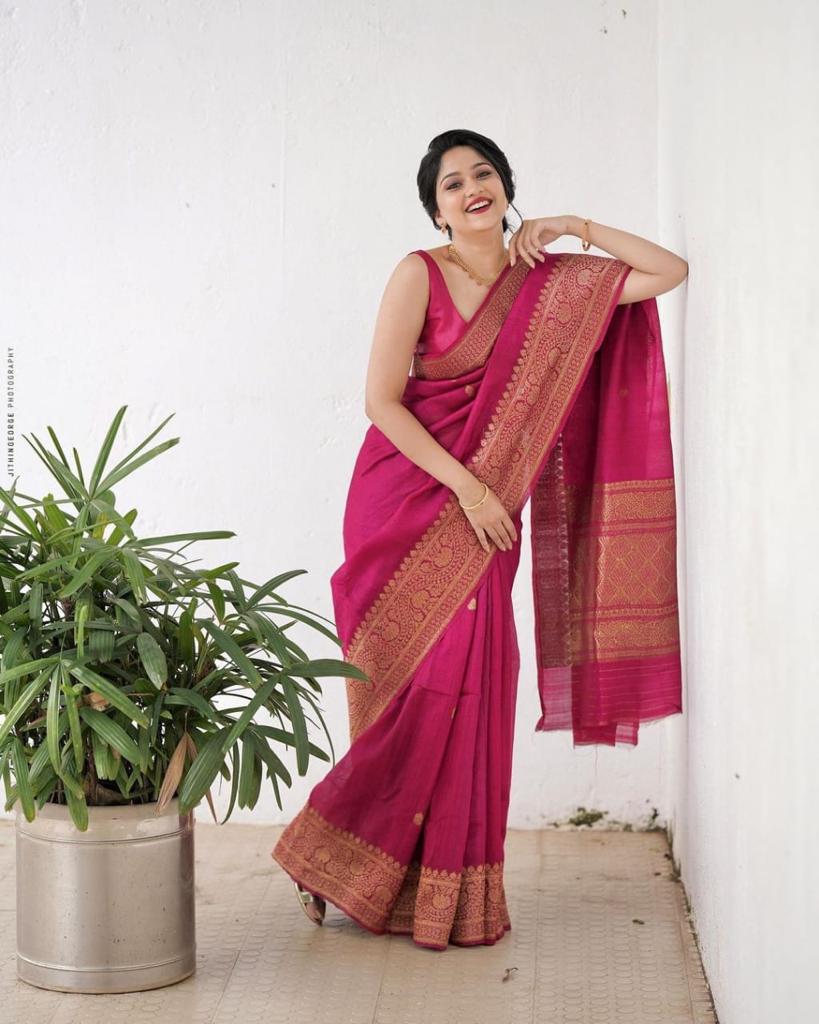 Delectable Dark Pink Soft Silk Saree With Blouse Piece