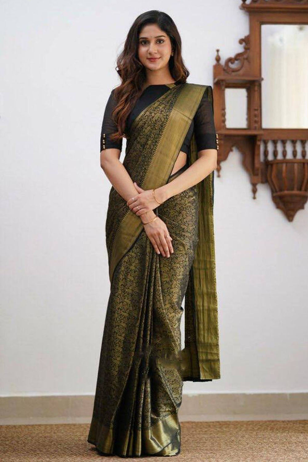 Black Banarasi Silk Saree With Zari Weaving Work