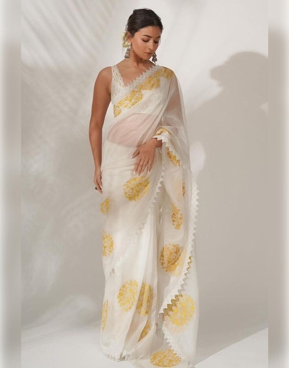 White Georgette Saree With Embroidery Work