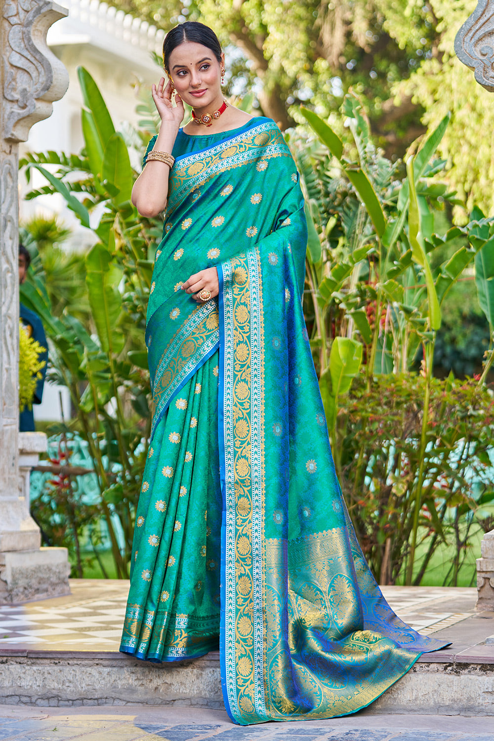 Rama Green Banarasi Silk Saree With Weaving Work