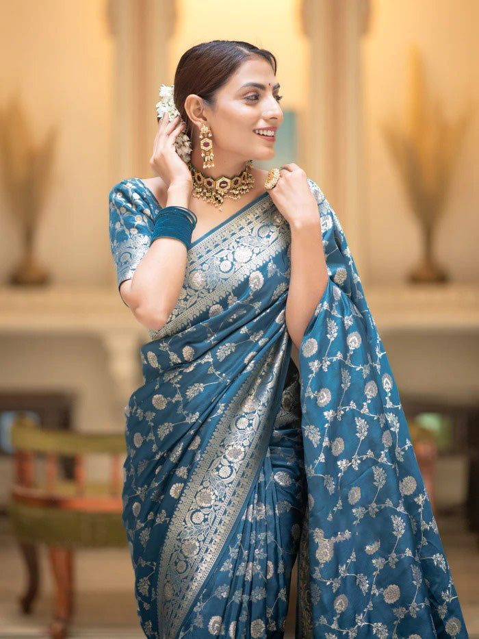 Hira Ramagreen Banarasi Silk Saree With Amazing Blouse Piece