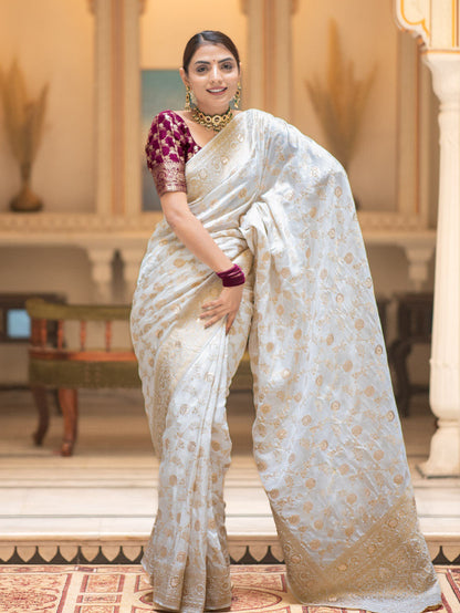 Hira White Banarasi Silk Saree With Amazing Blouse Piece