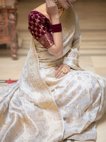 Hira White Banarasi Silk Saree With Amazing Blouse Piece