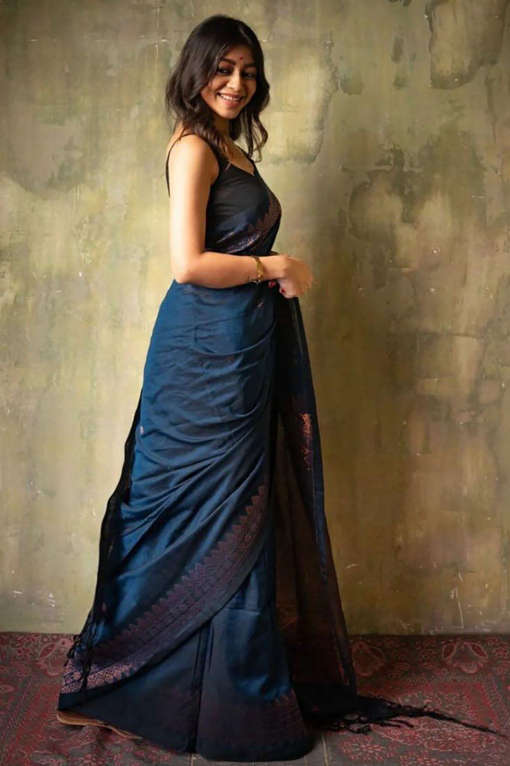 Awesome Looks Soft Banarasi Silk Saree