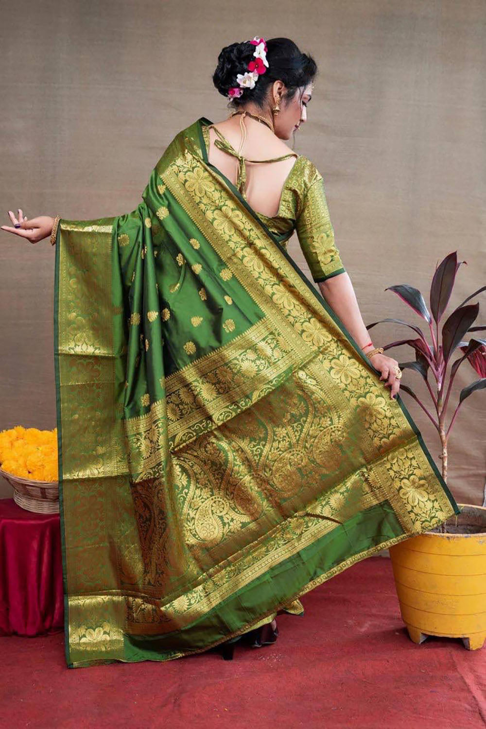 Perrot Beautiful Banarasi Soft Silk Saree