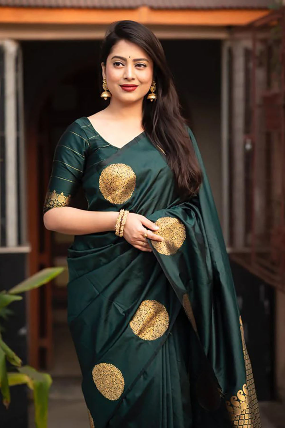 Dark Green Silk Saree With Zari Weaving Work