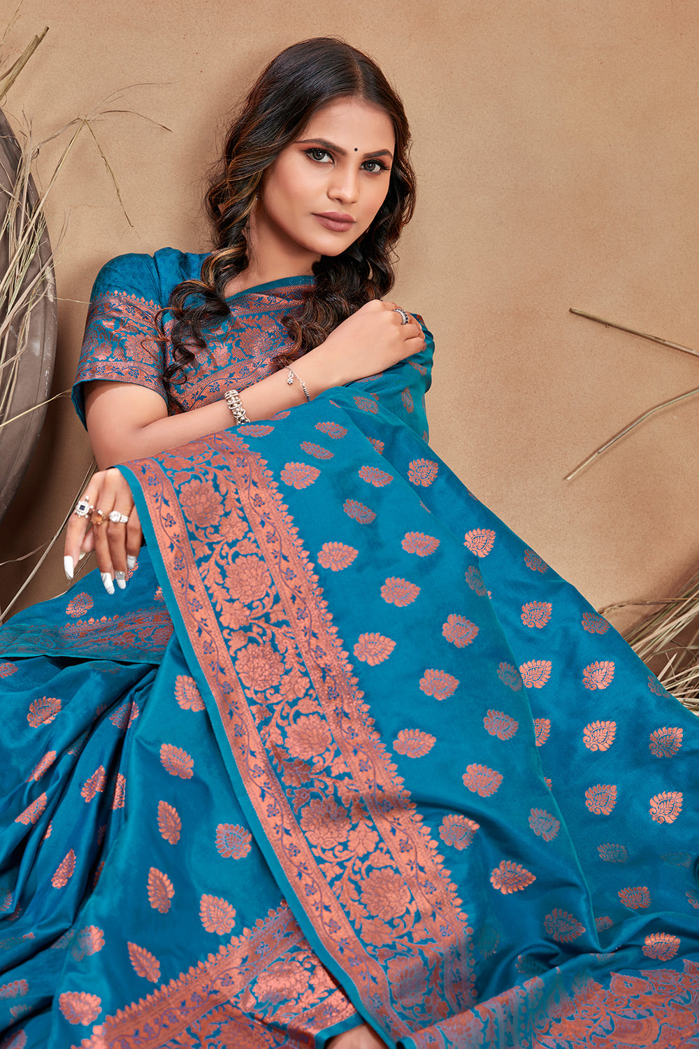 Rama Blue and green dual tone Banarasi Katan Silk Saree with Wheat Wreath  Grain Motifs and Pink border | SILK MARK CERTIFIED in 2024 | Saree, Silk  sarees, Banarasi sarees