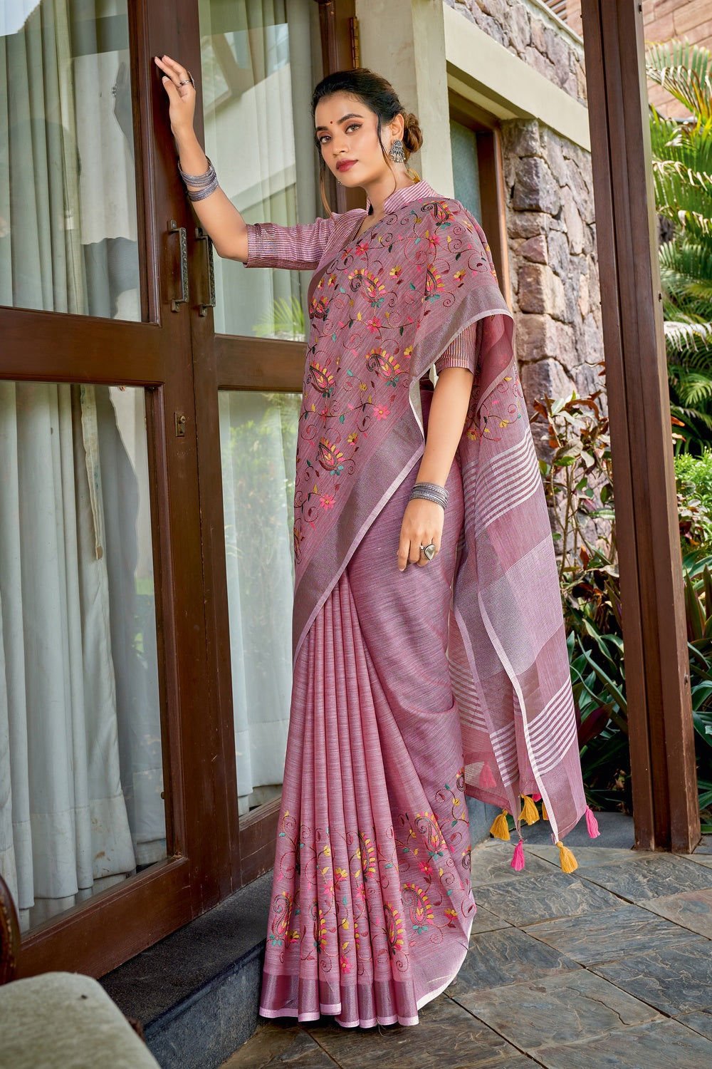 Premium Quality Pink Linen Saree With Beautiful Work