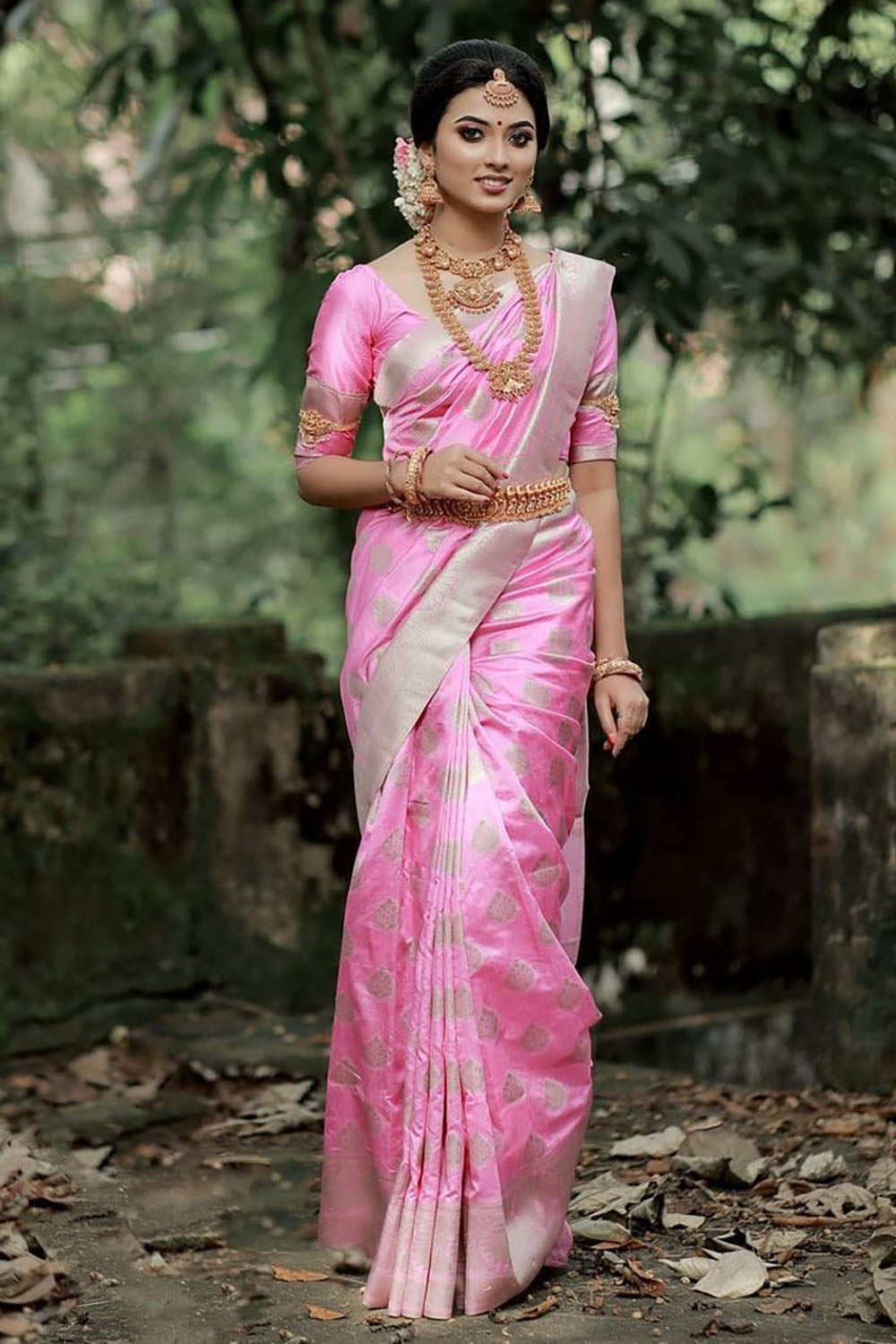 Taffy Pink Banarasi Silk Saree With Zari Weaving Work