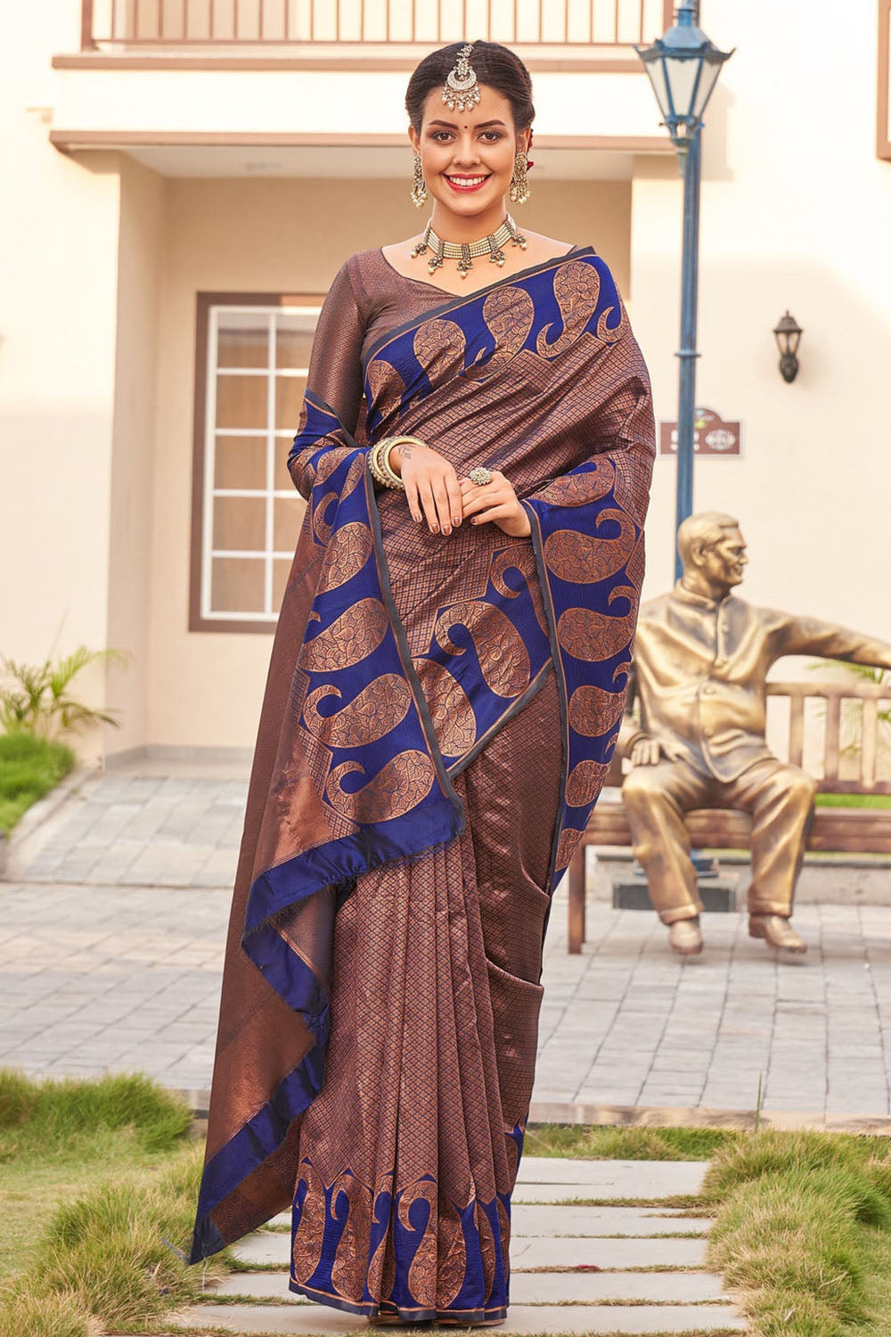 Navy Blue Kanjivaram Silk Saree With Zari Weaving Work