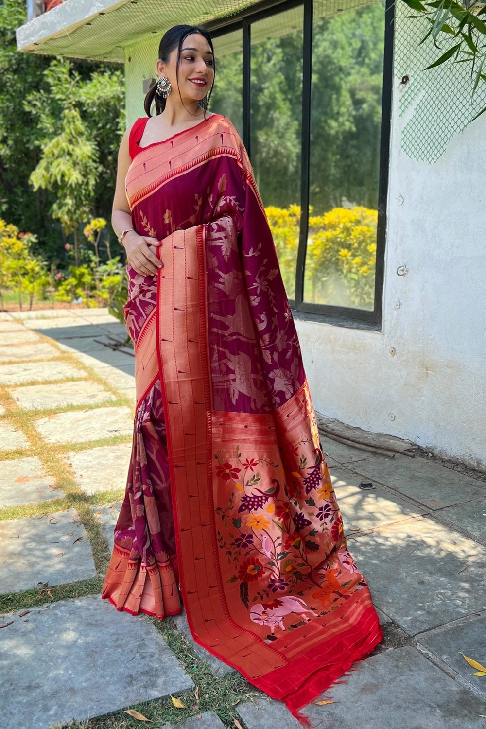 Sonalee Kulkarni shines in purple Paithani saree photoshoot in Dubai | The  Times of India