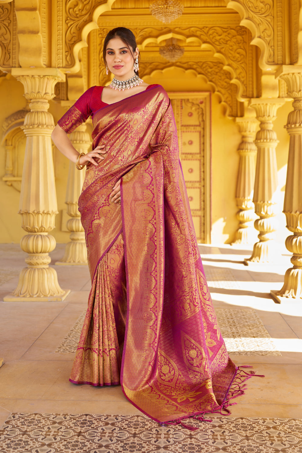 Page 4 | Red - Handloom - Sarees Collection with Latest and Trendy Designs  at Utsav Fashions