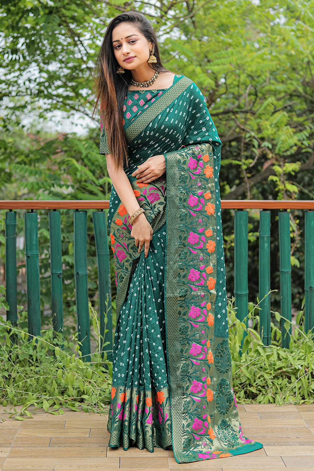 Henna Green Handloom Mulberry Silk Bandhani Saree With Pink Patola Bor –  WeaverStory