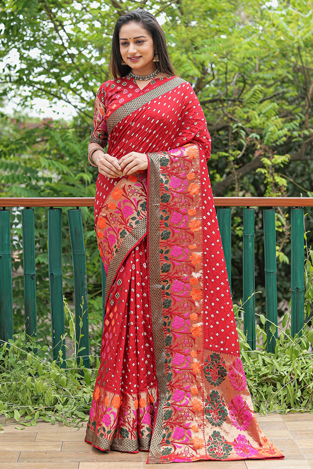 Pink Color Traditional Nakshi Work Bandhani Saree Made In Gajji – Sankalp  The Bandhej Shoppe