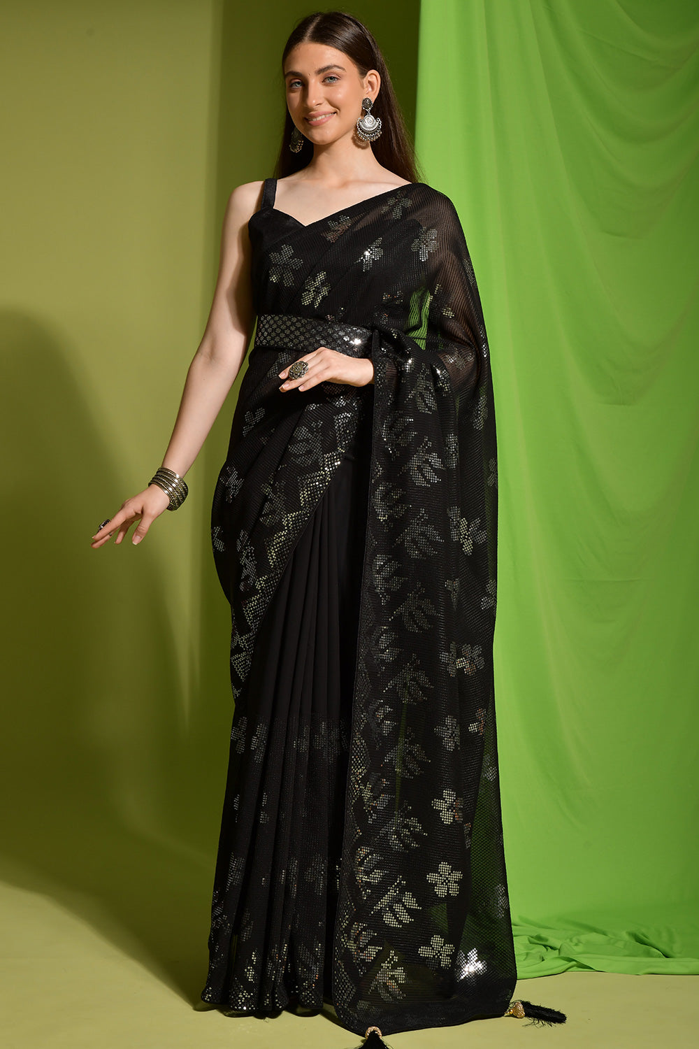 Buy Vipra Designer Plain Classic Black Georgette Saree, Simple & Elegant  Ethnic Wear for Women – Lightweight, Versatile, and Perfect for Various  Occasions at Amazon.in