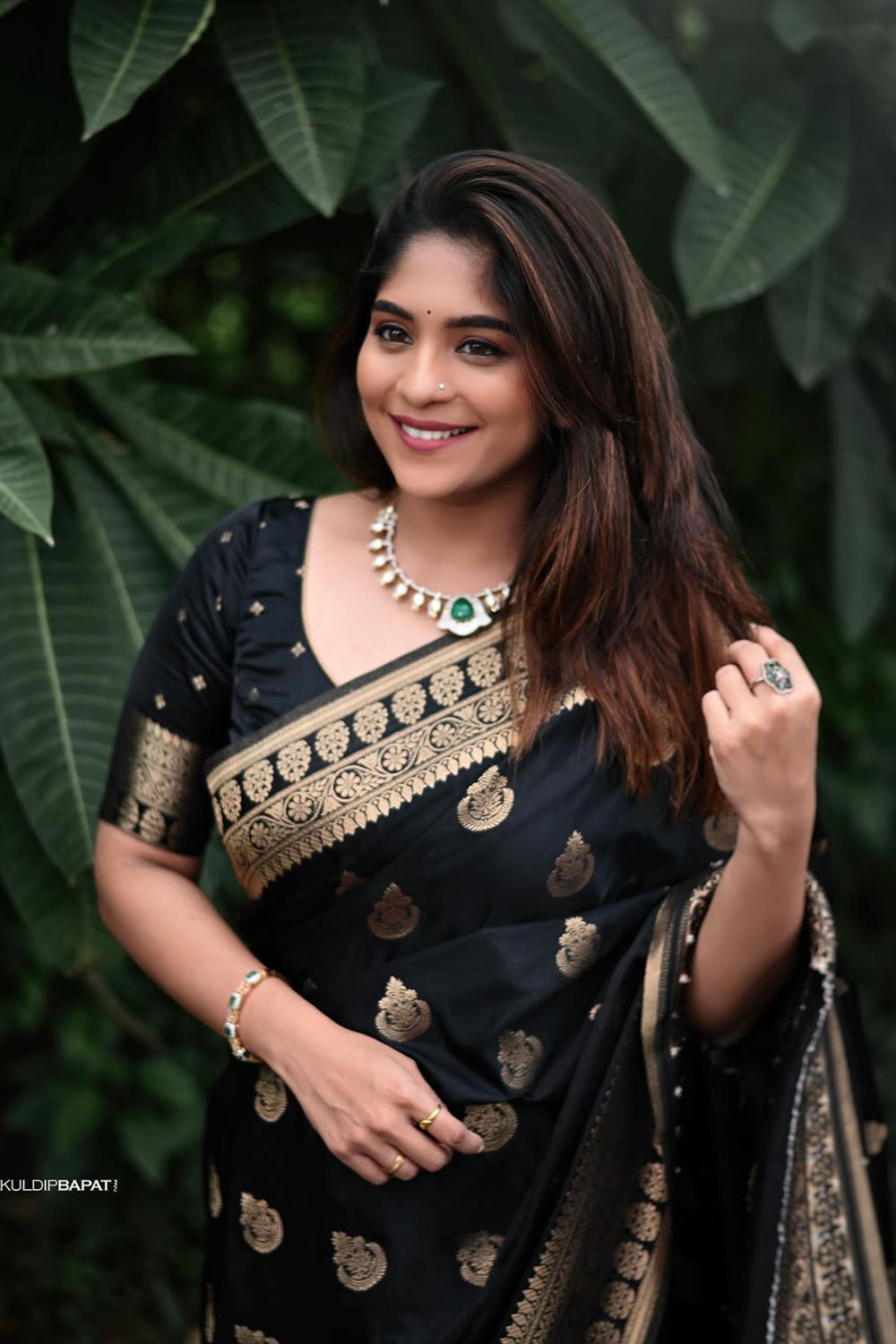 Black Banarasi Silk Saree With Zari Weaving Work