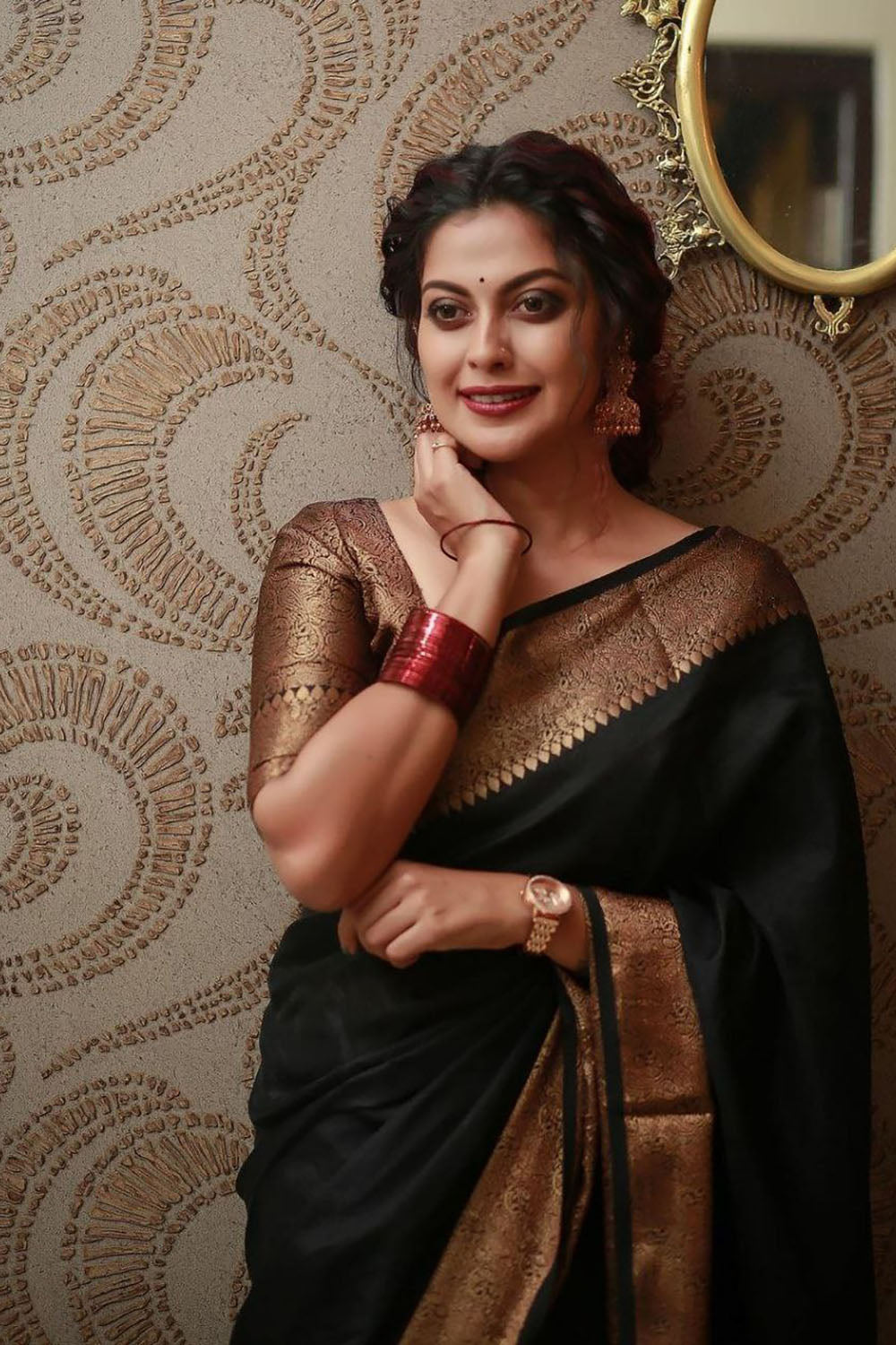 Black Soft Silk Saree With Weaving Work