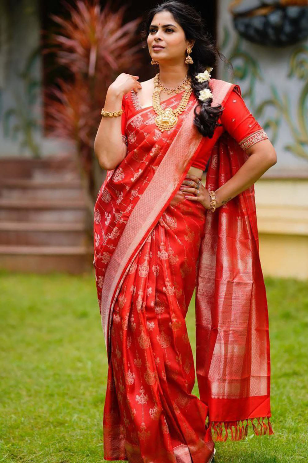 Red Banarasi Silk Saree With Weaving Work