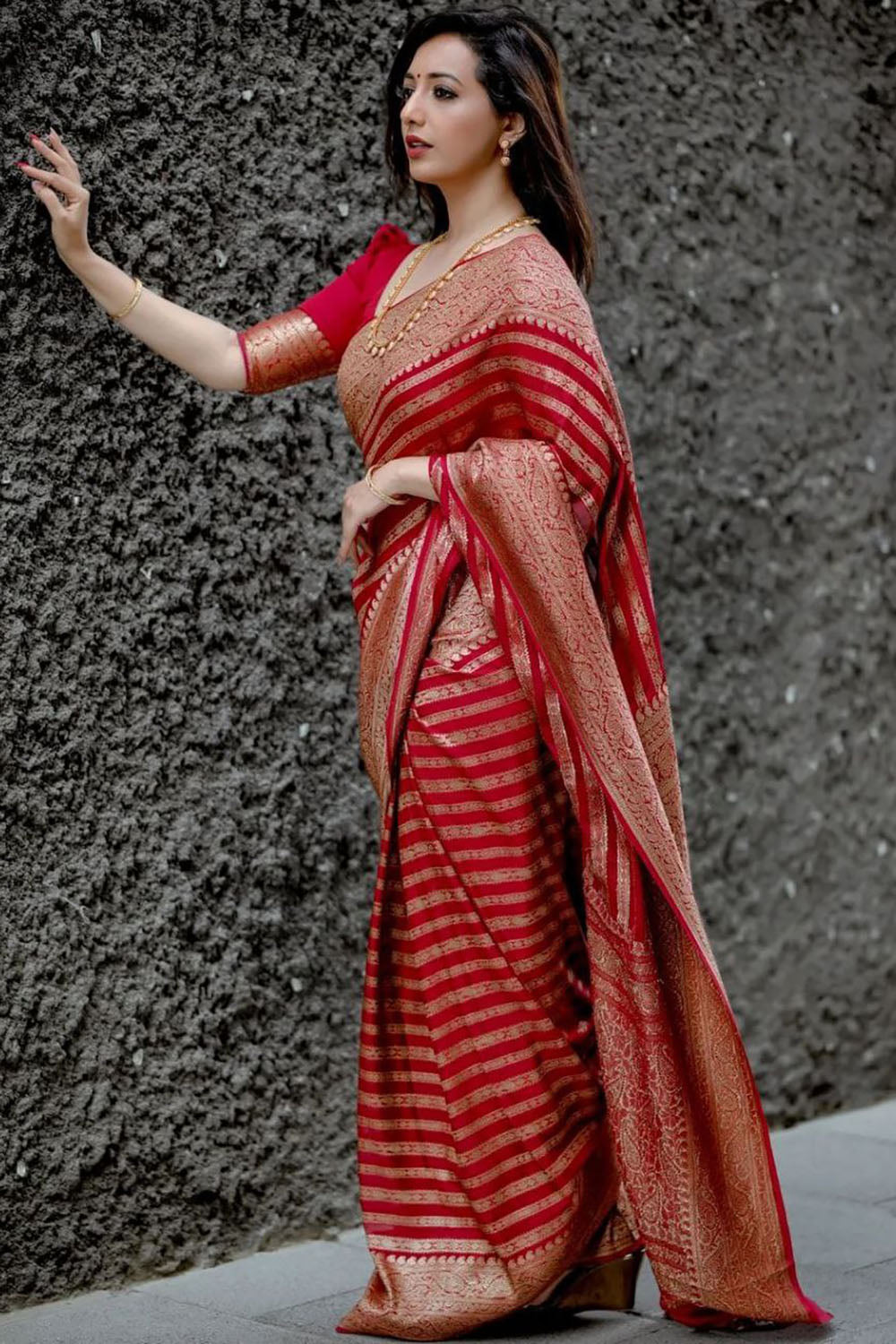 Beautiful Red Soft Silk Saree With Zari Weaving Work