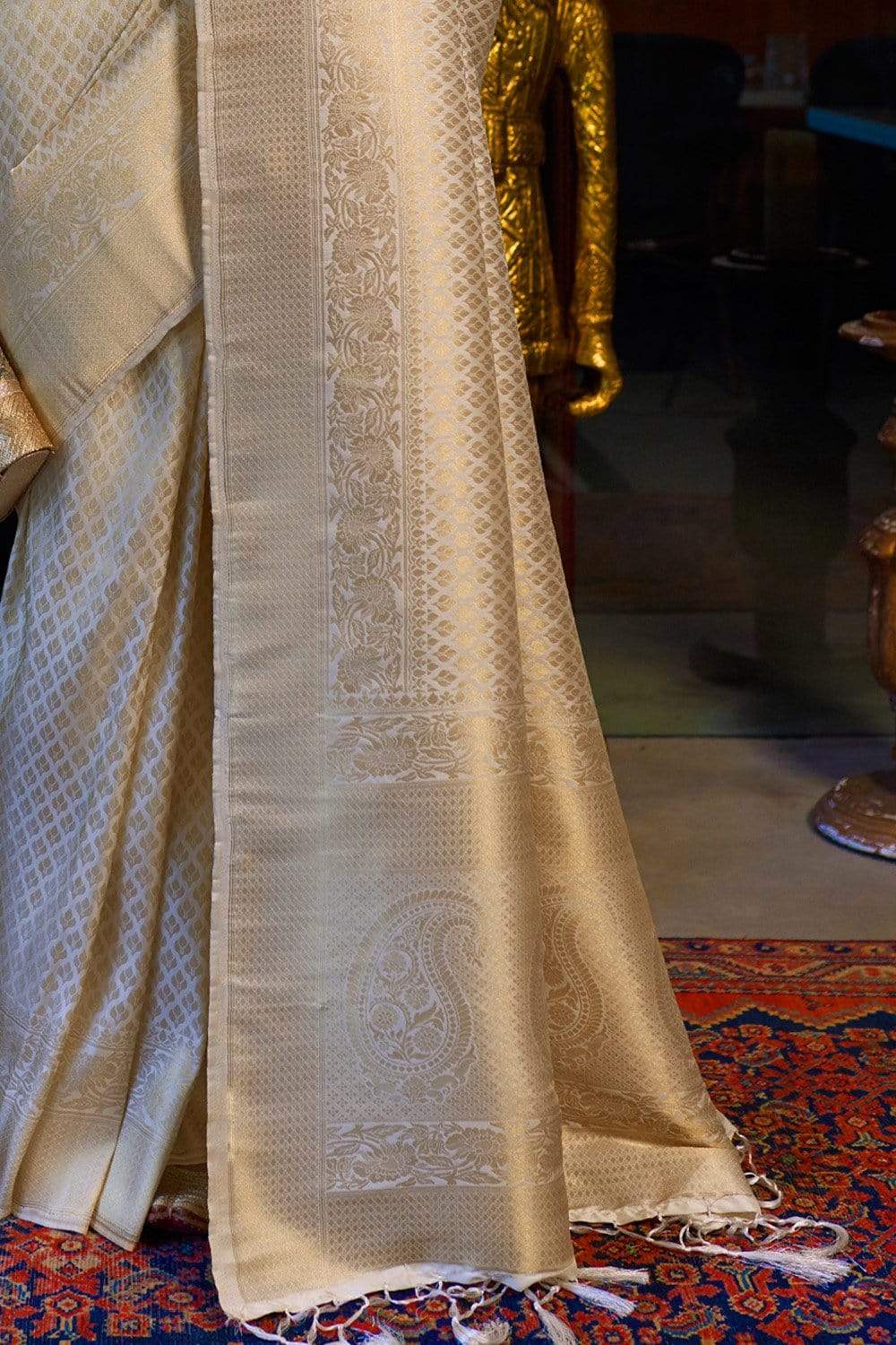 Golden White Handloom Weave Kanjivaram Silk Saree – Ranjvani