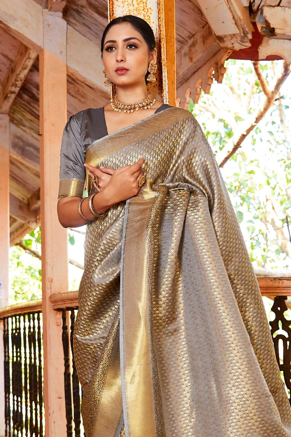 Grey Soft silk weaving Saree with Beautiful Designer border & Pallu – Thath  Banaras