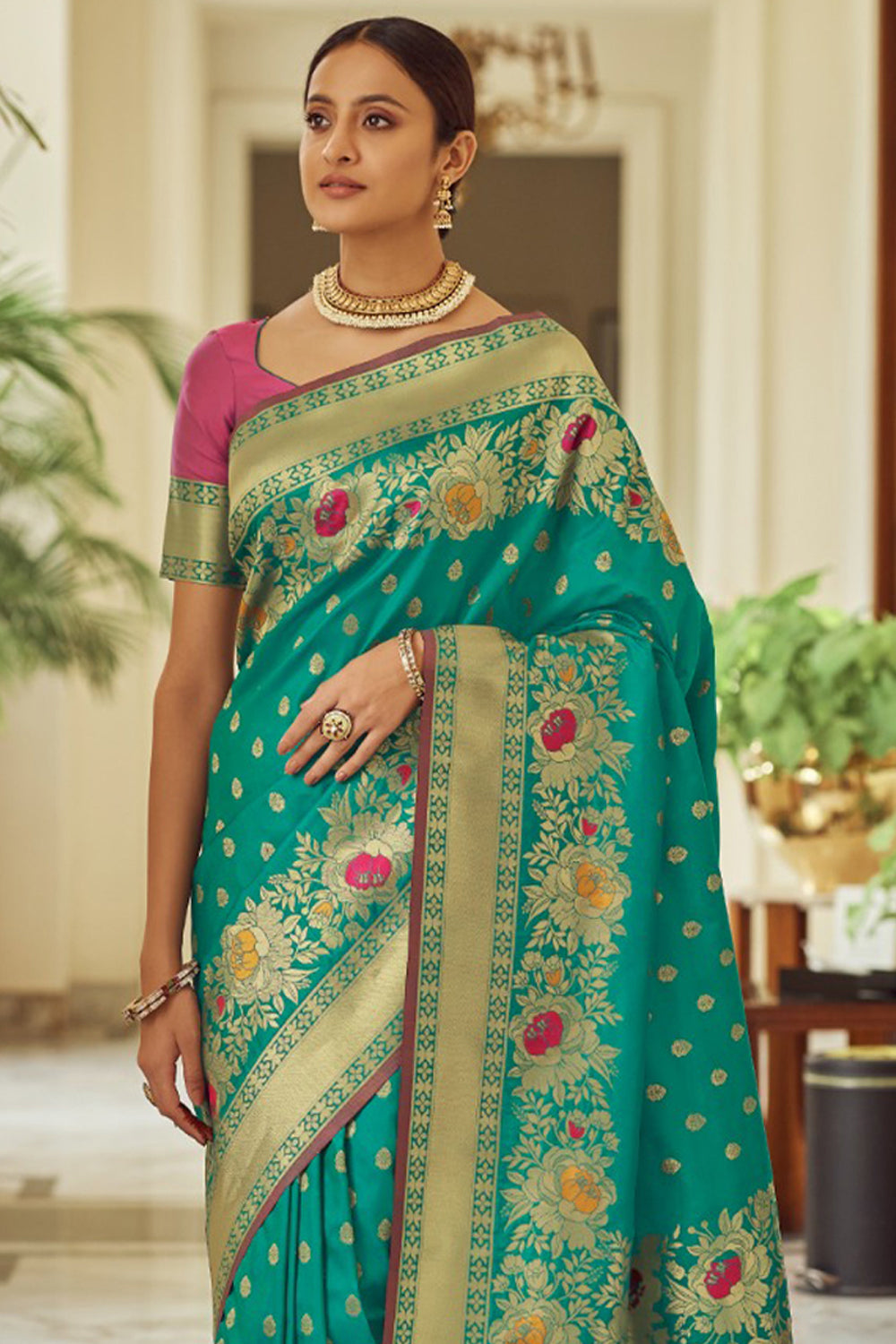 Top 80+ morpich colour saree best - noithatsi.vn