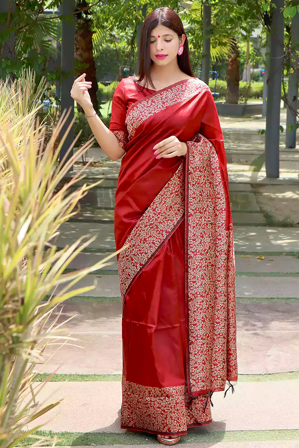 Rich Red Veena Kanjivaram Silk Saree – Zariknyaa