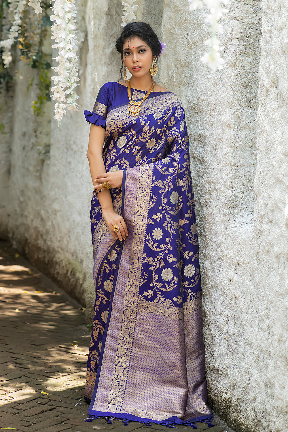 Buy Traditional Wear Purple Banarasi Silk Weaving Saree 147281 Online