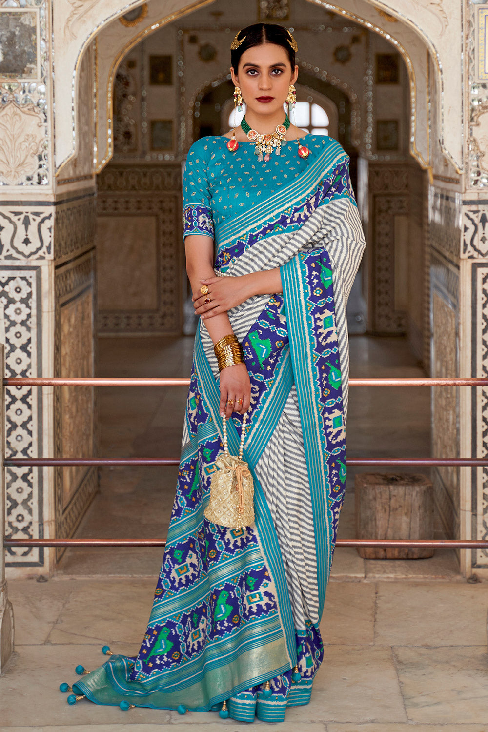 Dark Blue Color Pure Banarasi Tanchoi Silk Saree with Contrast Border –  BharatSthali