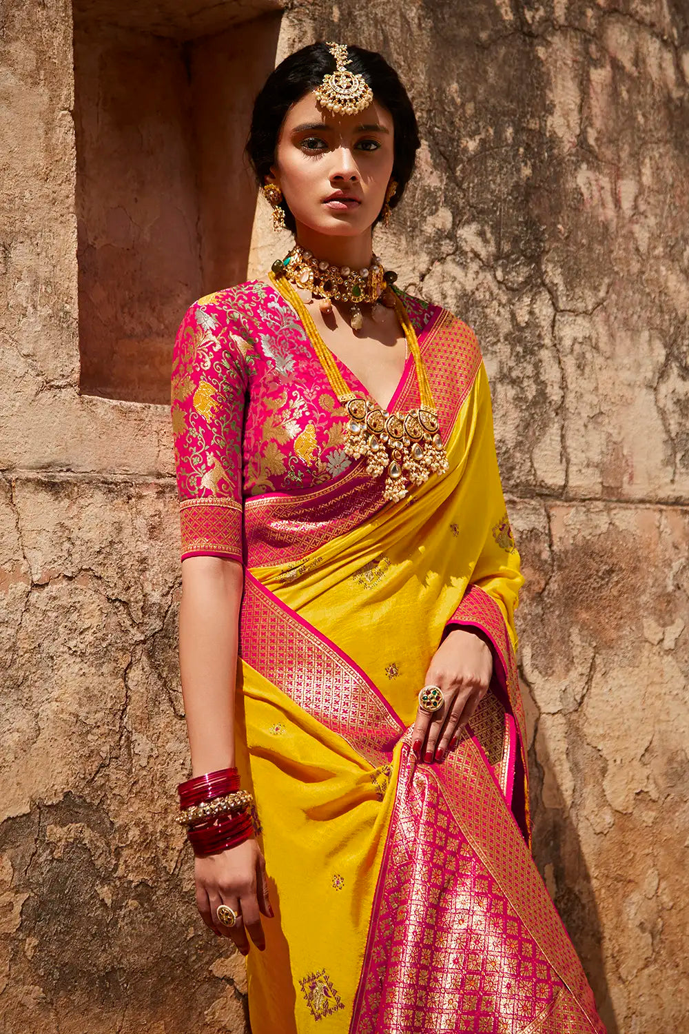 Buy Pink Silk Handwoven Bandhani Pattern Saree For Women by Paaprika Online  at Aza Fashions.