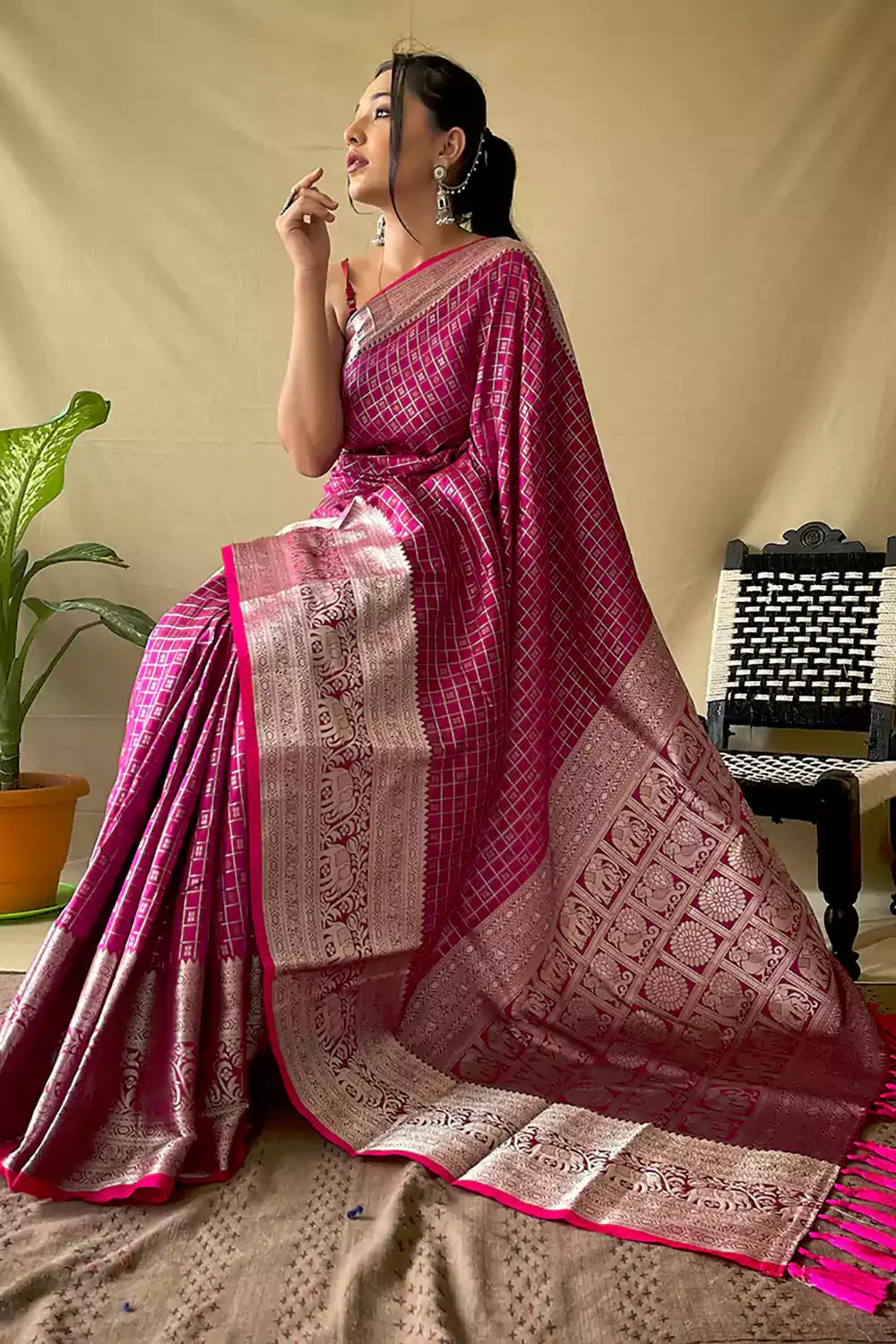 Buy PT'Z Women's Banarasi Soft Lichi Silk Saree Beautiful Jacquard Rich  Pallu Design Online at Best Prices in India - JioMart.